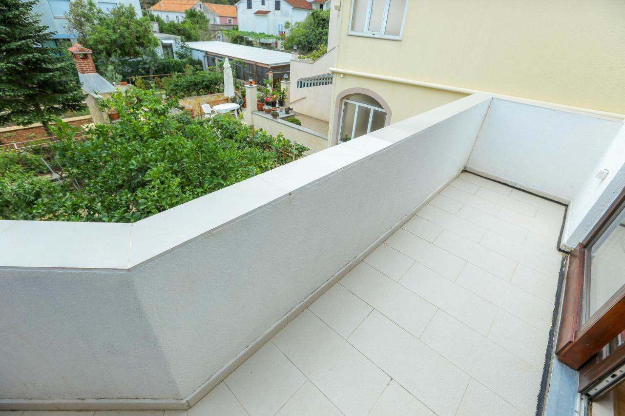 Apartments Maslina Božava エクステリア 写真