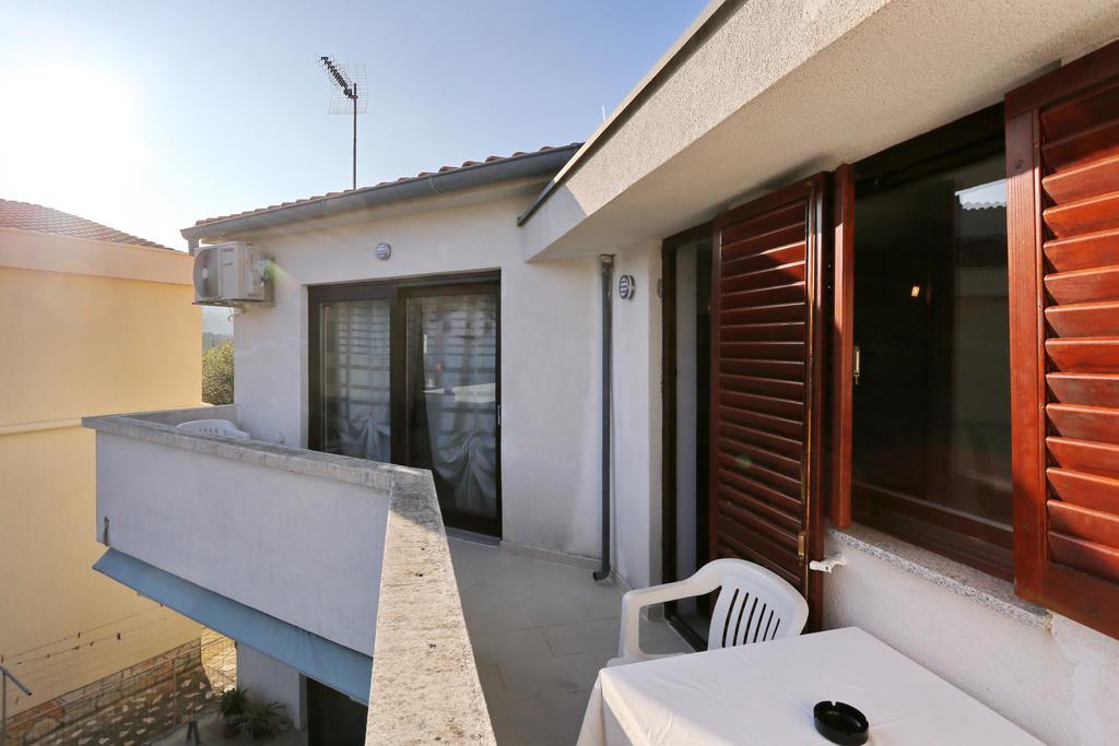Apartments Maslina Božava エクステリア 写真